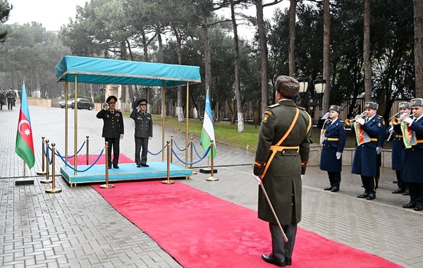 Azərbaycan və Özbəkistan arasında hərbi əməkdaşlıq planı imzalanıb
