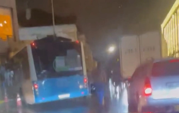 Bakıda avtobus zəncirvari qəzaya uğradı - Çoxsaylı yaralı var