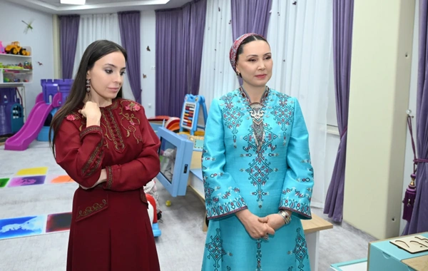 Leyla Əliyeva Arkadağ şəhərində Uşaq Sağlamlığı və Reabilitasiya Mərkəzinin fəaliyyəti ilə tanış olub
