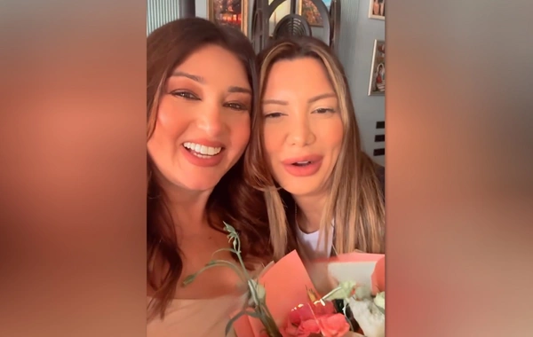 Dilarə Əliyeva Fulya Öztürklə bir arada