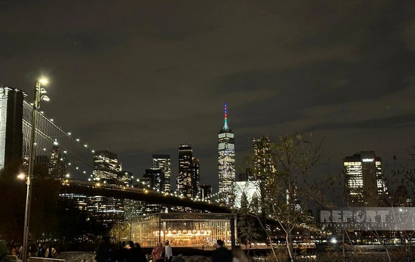 Небоскребы Нью-Йорка подсвечены цветами флага Азербайджана