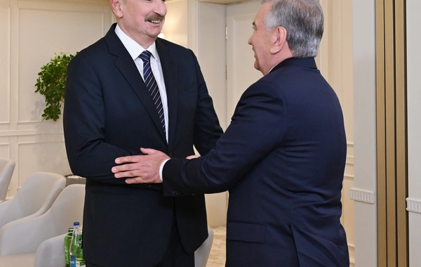 İlham Əliyev Özbəkistan Prezidenti ilə görüşüb