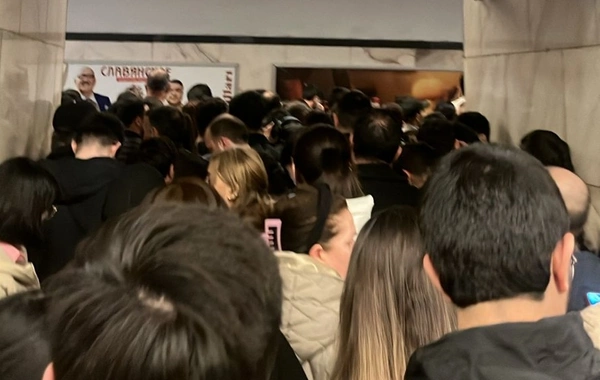 Bakı metrosunda nə baş verir? - Hazırda 28 may stansiyasında...