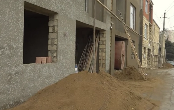 Masazırda tikinti qalmaqalı: Evlər arasında bir qarış məsafə