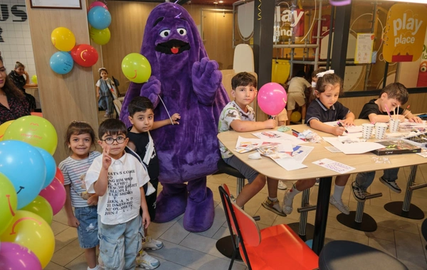 "McDonald"s Azərbaycan" ölkə üzrə şəhid ailələrinin birinci sinif şagirdlərini məktəb ləvazimatları ilə təmin etdi
