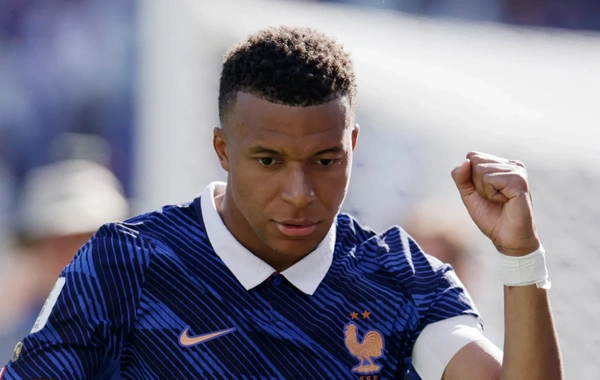 Mbappe: Messi və Ronaldo futbol tarixinin ən yaxşılarıdır