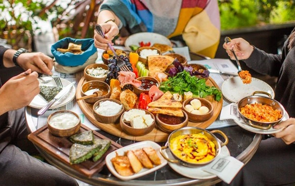 Ramazandan sonra qidalanmada beş vacib qayda - Səhiyyə Nazirliyinin mütəxəssis-ekspertindən vacib tövsiyələr