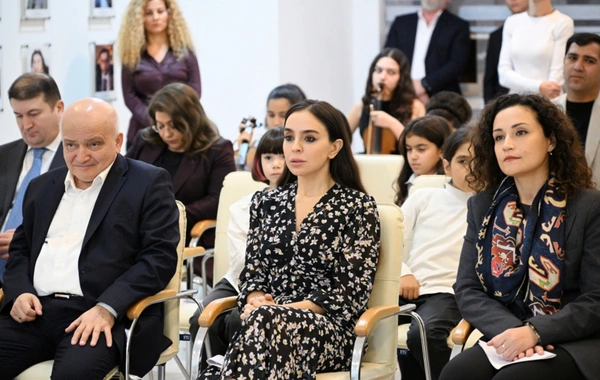 Лейла Алиева посетила Среднюю специальную музыкальную школу имени Бюльбюля