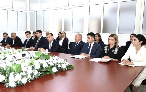 AHİK sədri qurumun Əmək və Sоsial Münasibətlər Akademiyasında tədrisin vəziyyəti ilə maraqlanıb