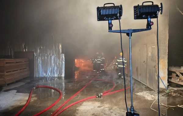 Binəqədidə yerləşən anbarda baş vermiş yanğın nəzarətə götürülüb