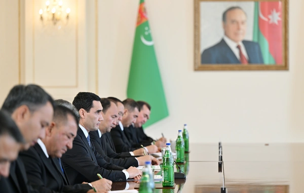 Prezident İlham Əliyevin Türkmənistan Prezidenti ilə geniş tərkibdə görüşü olub