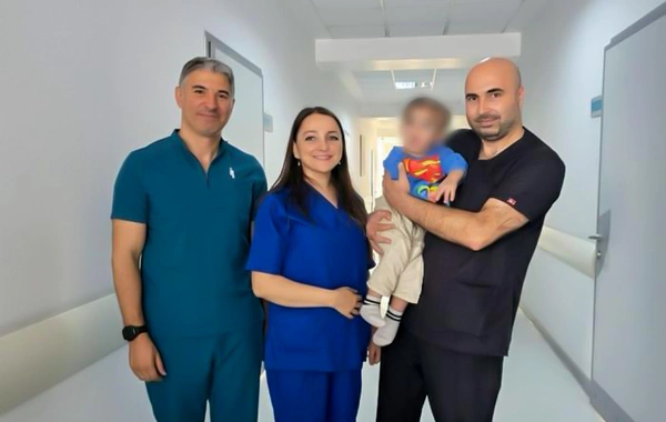 Ağdamda atası tərəfindən şiddətə məruz qalan 2 yaşlı Musa sağalıb