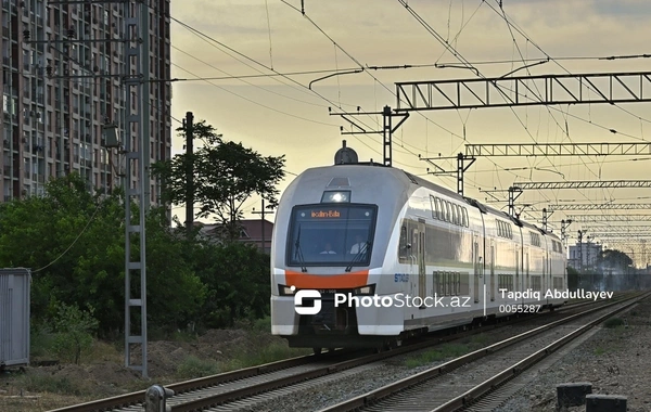 Bakı-Sumqayıt istiqamətində hərəkətdə olan qatar qarşısına çıxan piyadanı vurdu