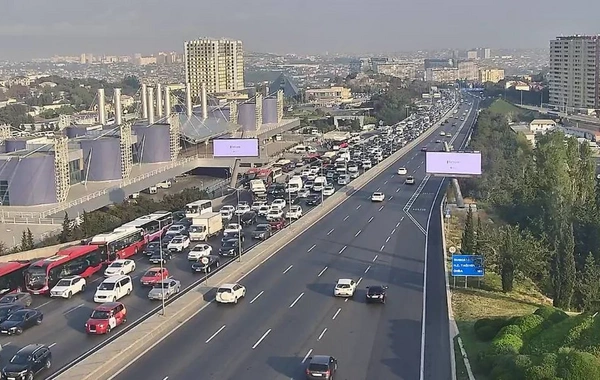 Bakıda bu yollarda tıxac yaranıb