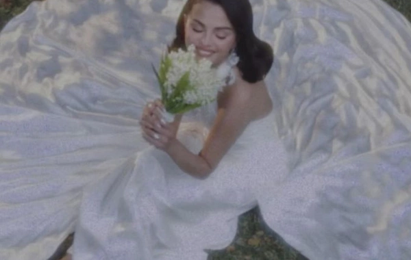 Selena Qomez və Benni Blanko evləndi