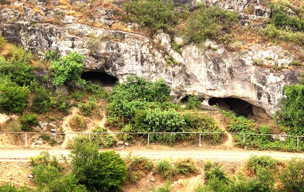 Azıx-Tağlar Arxeoloji Parkı Dövlət Qoruğu olub