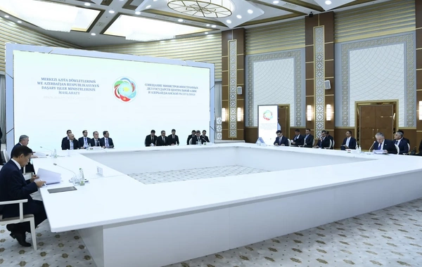 Ceyhun Bayramov Orta Dəhlizin artan rolunu qeyd edib