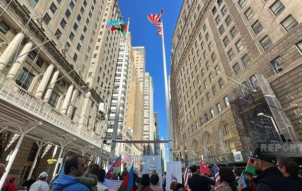 Azərbaycan bayrağı Nyu-York səmasına qaldırılıb