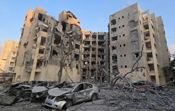 İran ballistik raketlərlə İsrailə hücum edib