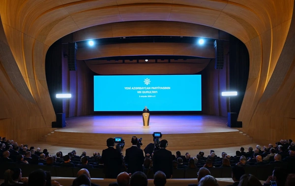 YAP-ın VIII Qurultayı keçirilib, İlham Əliyev çıxış edib