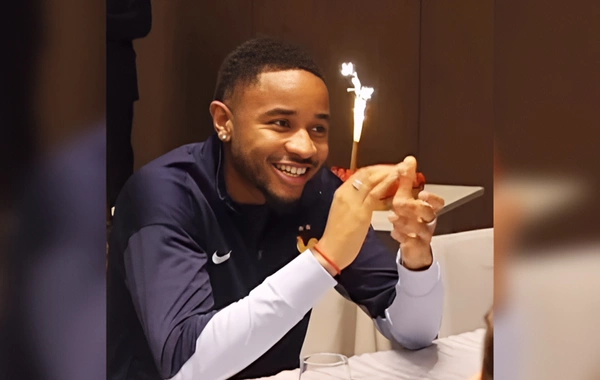 Fransa millisinin oyunçusu 28 yaşını Bakıda belə qeyd etdi