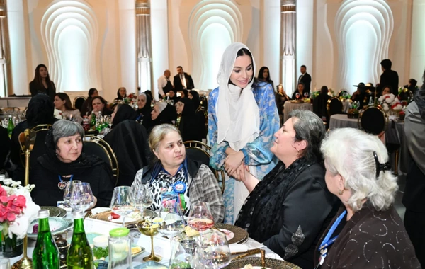 Leyla Əliyeva şəhid ailələri ilə birlikdə iftar süfrəsində iştirak edib