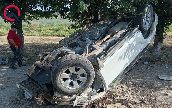 "VAZ"la toqquşan "Prado" aşdı, xəsarət alanlar var