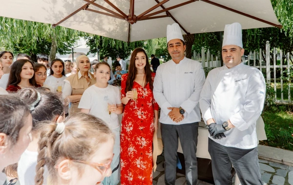 Leyla Əliyeva Qəbələdə fərdi sərginin açılışında və ağacəkmə aksiyasında iştirak edib
