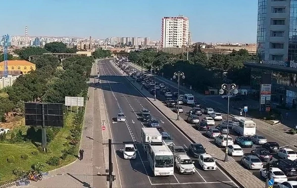 Bakıda 7 istiqamətdə tıxac müşahidə olunur