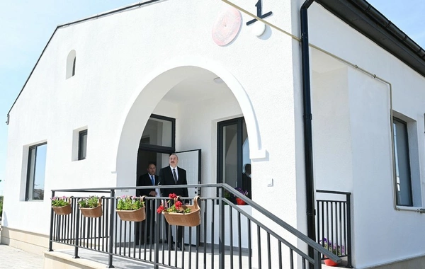 Prezident İlham Əliyev Ağdamın Kəngərli kəndində yeni inşa edilmiş fərdi evlərdə yaradılan şəraitlə tanış olub