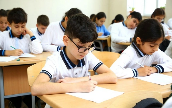 Объявлено время осенних школьных каникул в Азербайджане