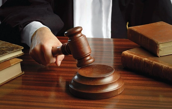 Gəncədə dayısı və arvadını bıçaqlamaqda təqsirləndirilən şəxs 19 il azadlıqdan məhrum edilib