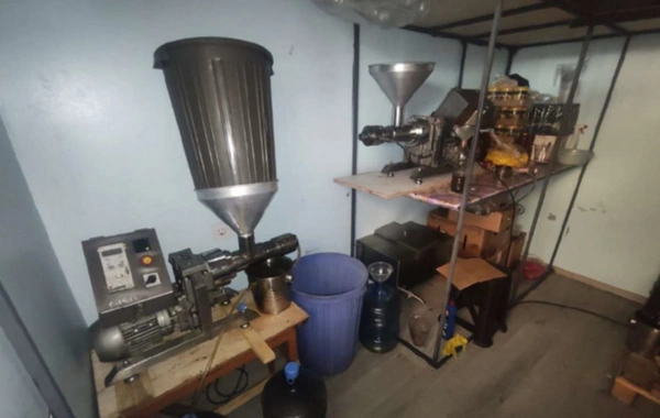 Bakıda iki bazarda saxta yağ istehsalı aşkarlandı