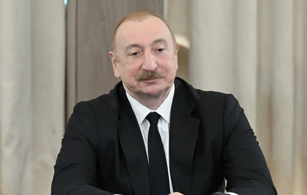 İlham Əliyev Avropa Komissiyasının enerji və mənzil siyasəti üzrə komissarını qəbul edib