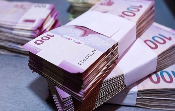 Sabunçuda avtomobilin içindən 5 min manatdan çox pul oğurlanıb