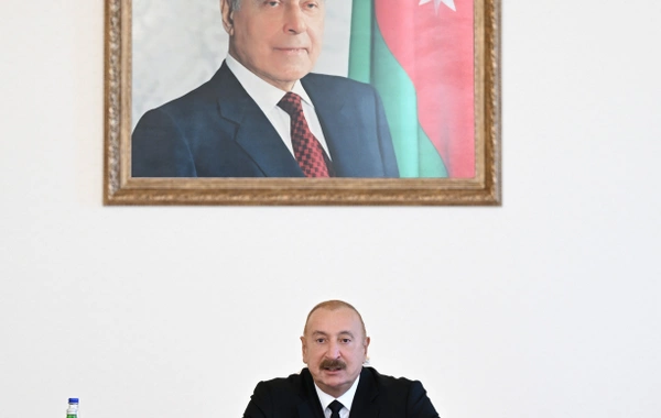 İlham Əliyev Bakıda keçirilən beynəlxalq konfransların iştirakçılarını qəbul edib