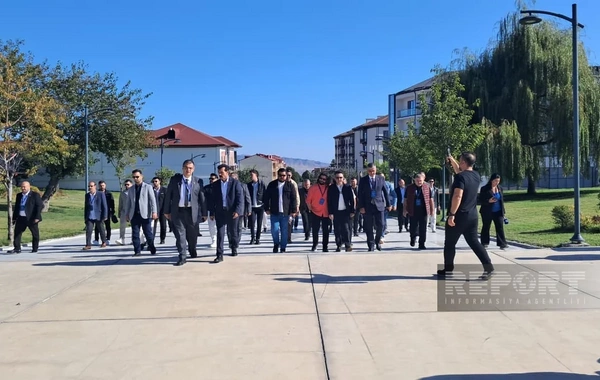 Din xadimləri Xankəndidə Zəfər parkı və Zəfər meydanını ziyarət ediblər