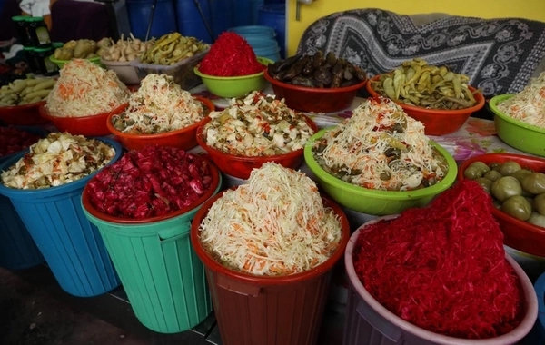 Açıq şəkildə satılan kələm turşusu ilə bağlı araşdırma aparılır