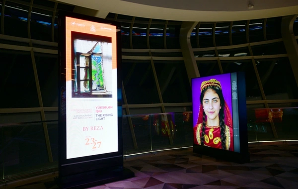 Leyla Əliyeva "Yüksələn işıq" sərgisində iştirak edib