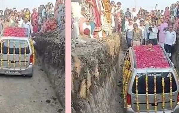 Hindistanda ailə avtomobili üçün dəfn mərasimi keçirdi