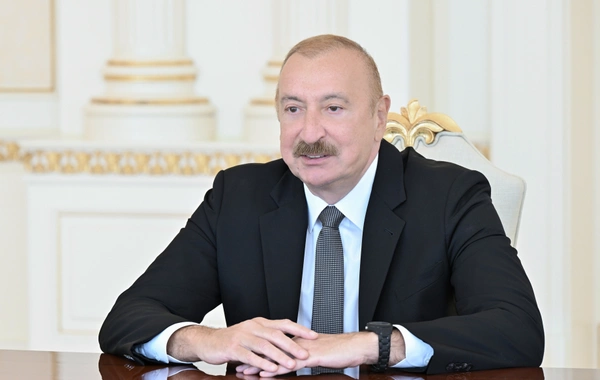İlham Əliyev "John Deere" şirkətinin nümayəndə heyətini qəbul edib