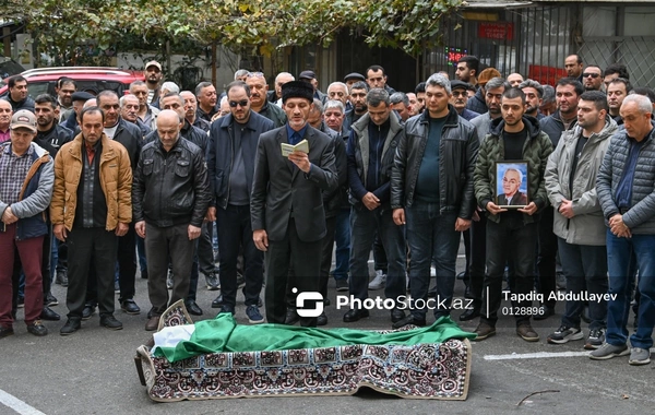 Əməkdar artist Vahid Əliyev dəfn edilib