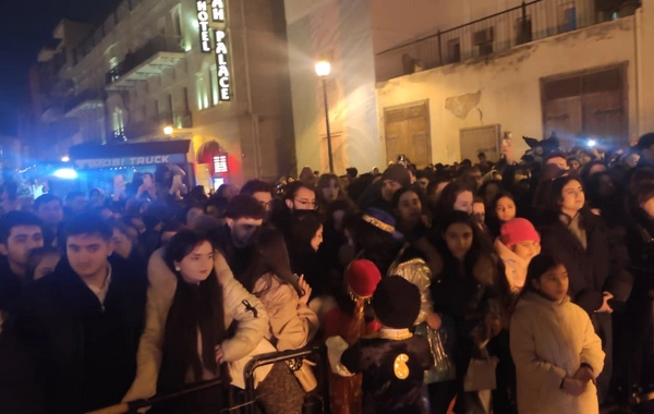 İçərişəhərdə təntənəli bayram tonqalı qalanıb