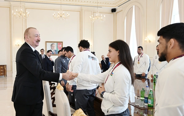 İlham Əliyev Avropa çempionatında komanda hesabında çempion olan güləşçiləri qəbul edib