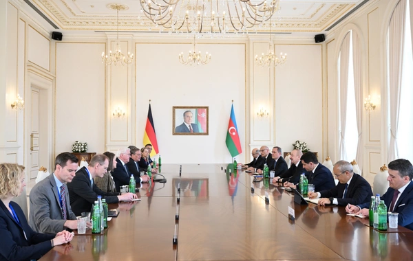 Состоялась встреча Ильхама Алиева с Франком-Вальтером Штайнмайером в расширенном составе