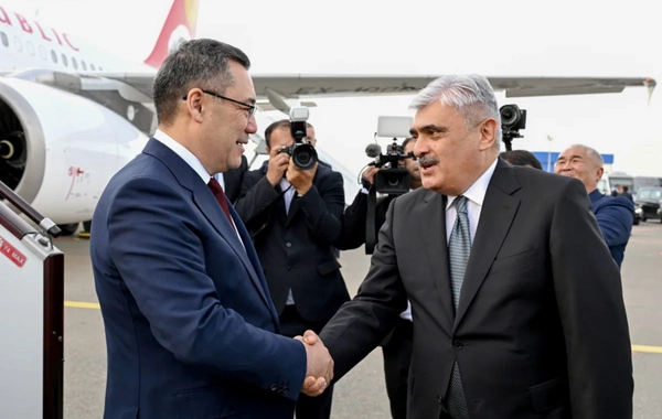 Qırğızıstan Prezidenti Azərbaycana səfərə gəlib