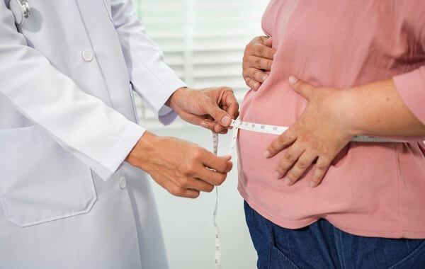 Потеря зубов может привести к лишнему весу, выяснили ученые