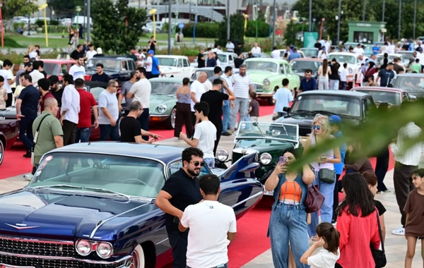 Bakıda klassik avtomobillərin sərgisi keçirilir