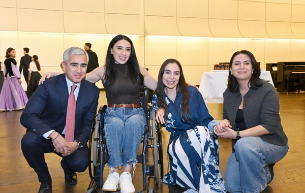 Heydər Əliyev Fondunun dəstəyi ilə alınan musiqi alətlərinin təqdimatı olub Heydər Əliyev Fondunun dəstəyi ilə alınan musiqi alətlərinin təqdimatı olub