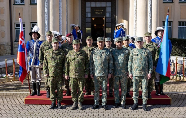 Azərbaycanla Slovakiya arasında hərbi sahələrdə əməkdaşlıq müzakirə edilib